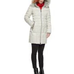 Women's off White Nine West Faux-Fur Trim
Quilted Parka Coat Sz-XXL
